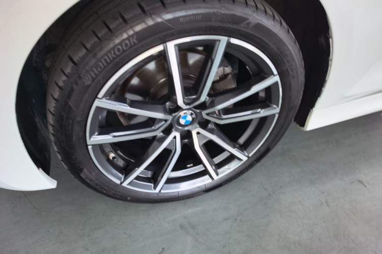 Used BMW 3 Series 2022 Restyled 320Li M Sport Package Left Front Wheel Hub