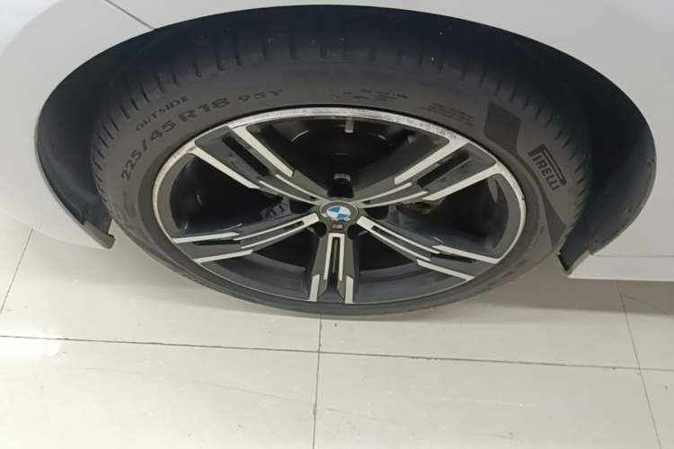 Used BMW 3 Series 2022 Updated 325i M Sport Package Left Front Wheel Hub
