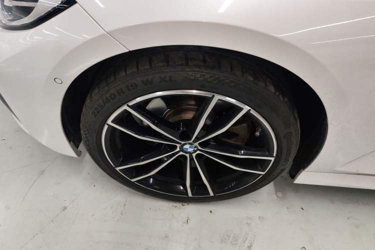Used BMW 3 Series 2022 330Li xDrive M Sport Night Edition Package Left Front Wheel Hub