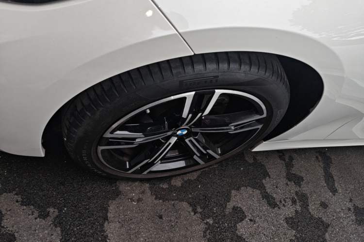 Used BMW 3 Series 2022 325i M Sport Package Left Front Wheel Hub