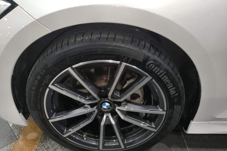 Used BMW 3 Series 2022 325Li M Sport Package Left Front Wheel Hub