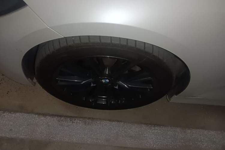 Used BMW 3 Series 2022 325i M Sport Night Edition Package Left Front Wheel Hub