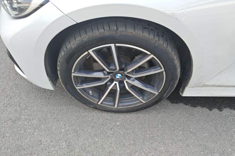 Used BMW 3 Series 2022 320Li M Sport Package Left Front Wheel Hub