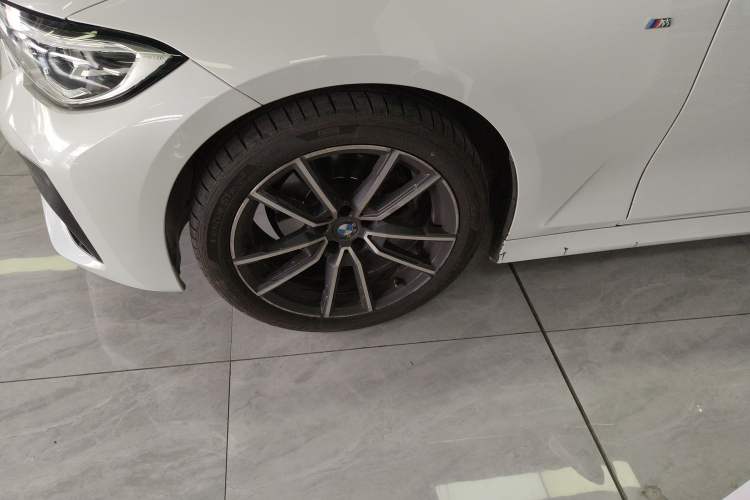 Used BMW 3 Series 2022 325Li M Sport Package Left Front Wheel Hub