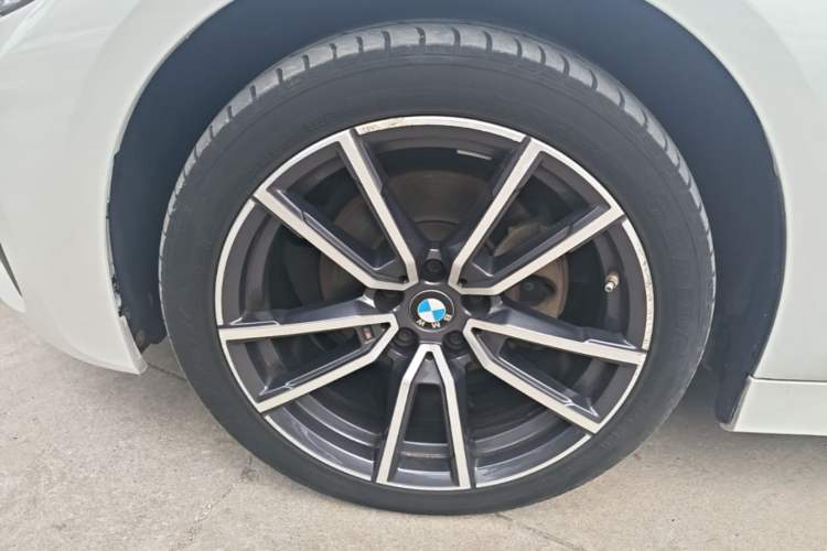 Used BMW 3 Series 2022 320Li M Sport Package Left Front Wheel Hub