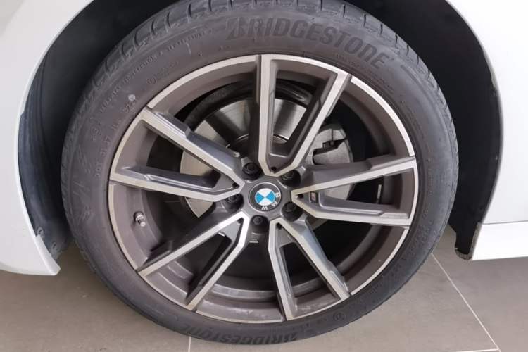 Used BMW 3 Series 2022 320Li M Sport Package Left Front Wheel Hub