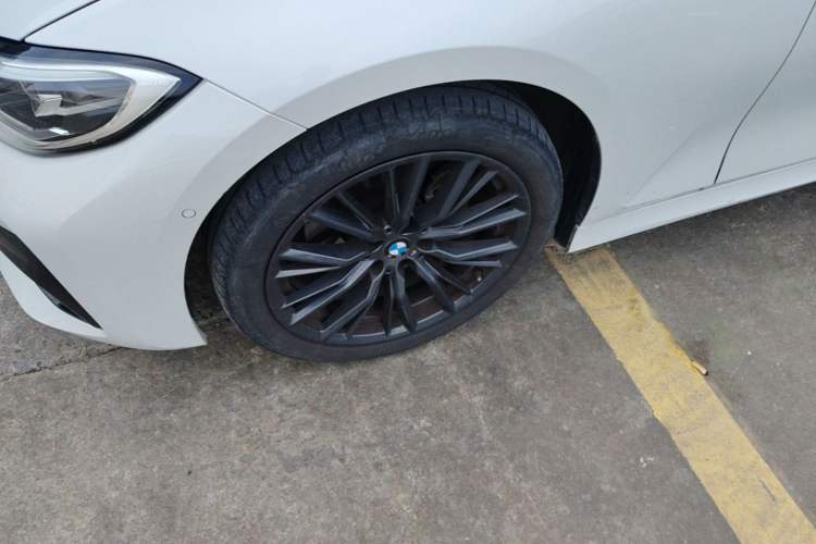 Used BMW 3 Series 2022 325Li M Sport Night Edition Package Left Front Wheel Hub