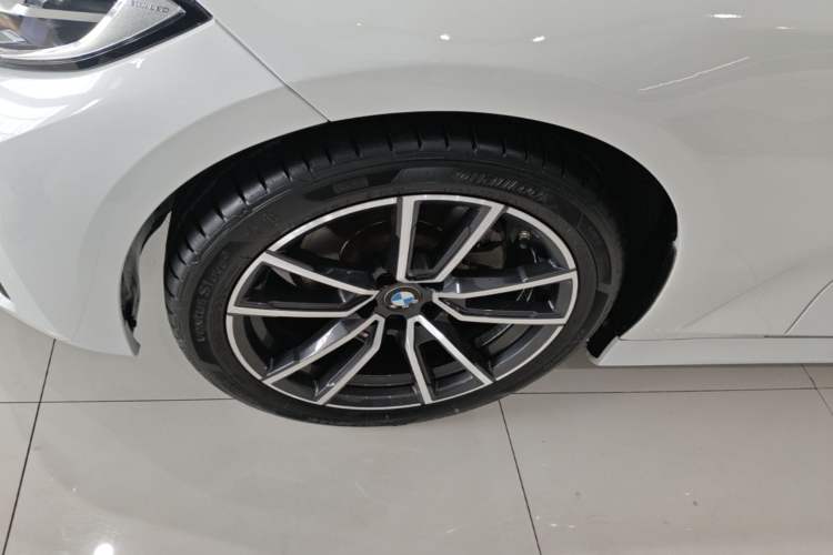 Used BMW 3 Series 2022 320Li M Sport Package Left Front Wheel Hub