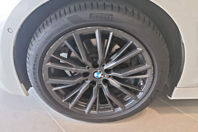 Used BMW 3 Series 2022 325i M Sport Night Edition Package Left Front Wheel Hub