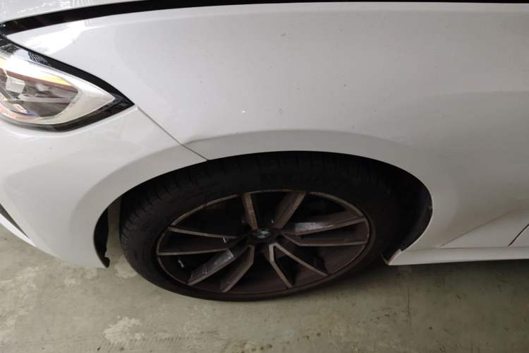 Used BMW 3 Series 2022 325Li M Sport Package Left Front Wheel Hub
