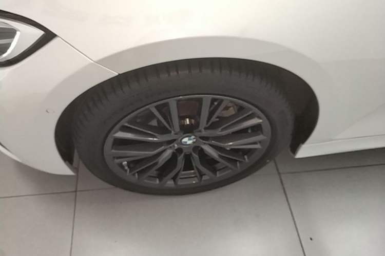 Used BMW 3 Series 2022 Restyled 325Li M Sport Night Edition Package Left Front Wheel Hub