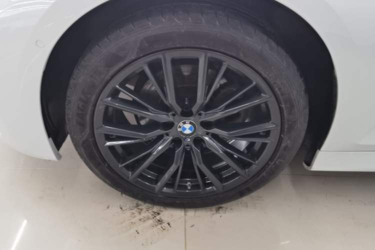 Used BMW 3 Series 2022 325Li M Sport Night Edition Package Left Front Wheel Hub