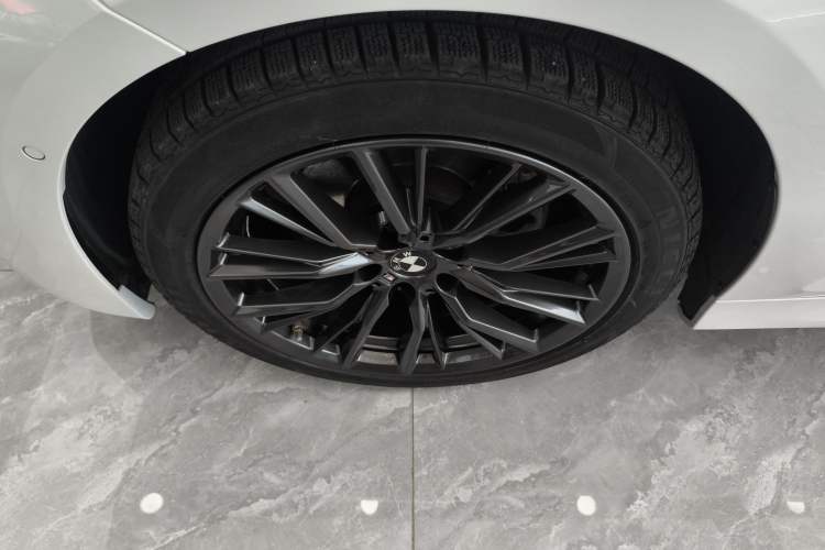 Used BMW 3 Series 2022 Restyled 325Li M Sport Night Edition Package Left Front Wheel Hub