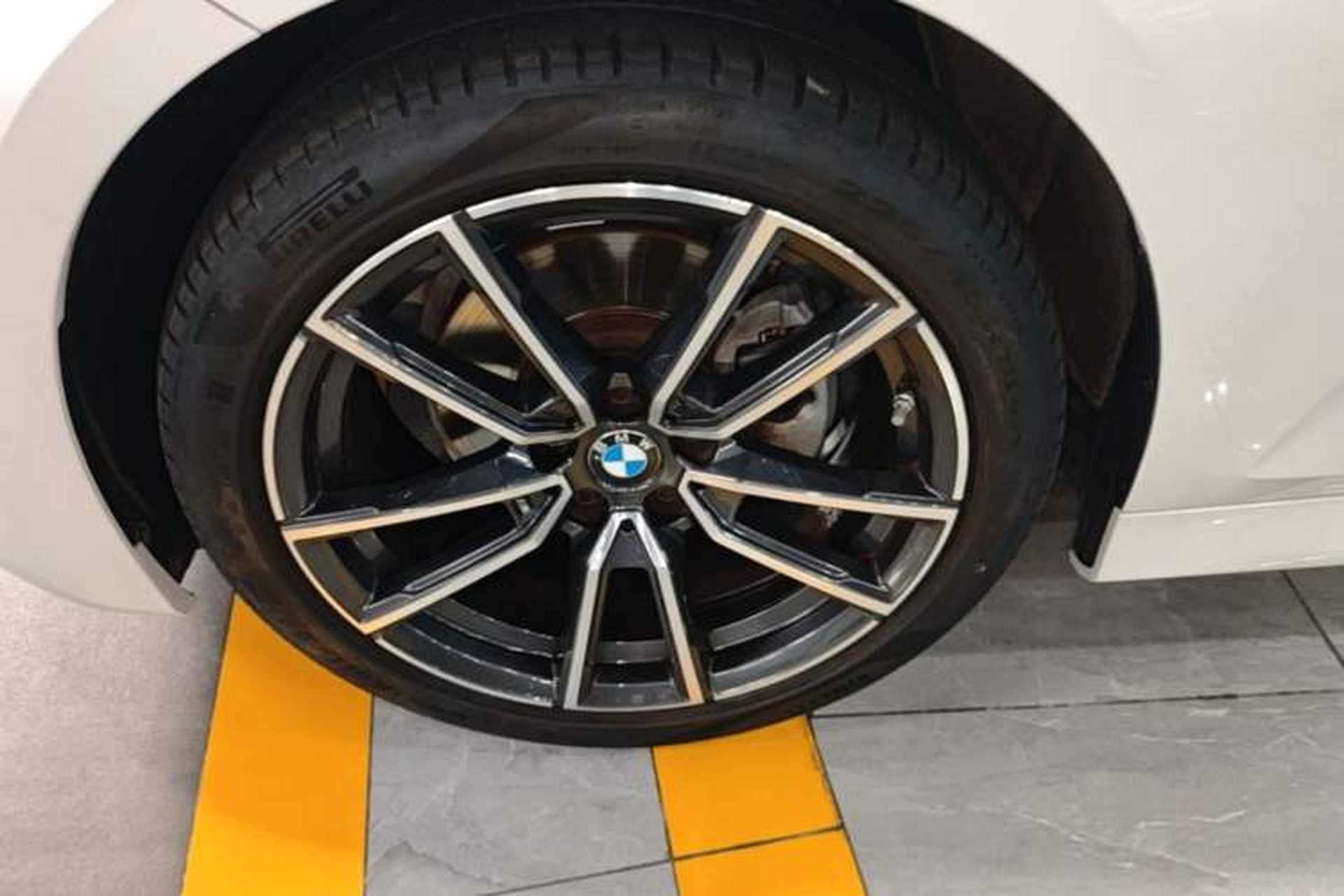 Used BMW 3 Series 2022 325Li M Sport Package Left Front Wheel Hub