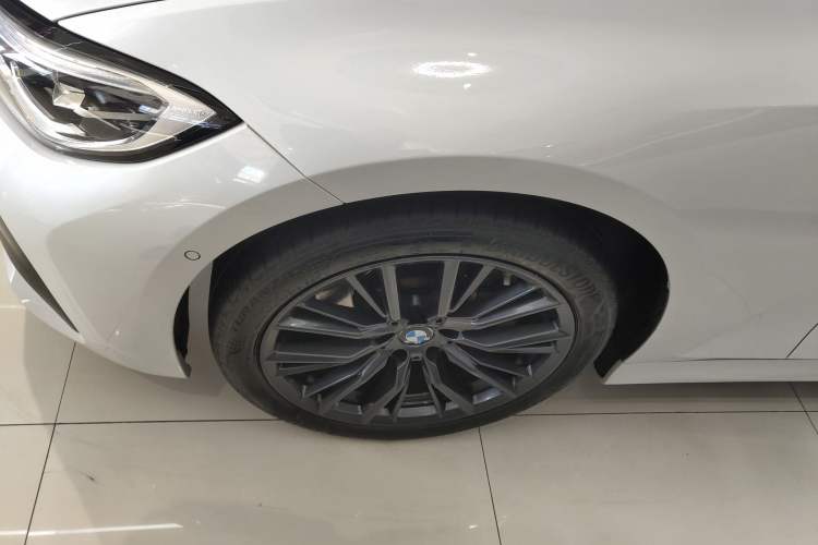 Used BMW 3 Series 2022 330Li xDrive M Sport Night Edition Package Left Front Wheel Hub