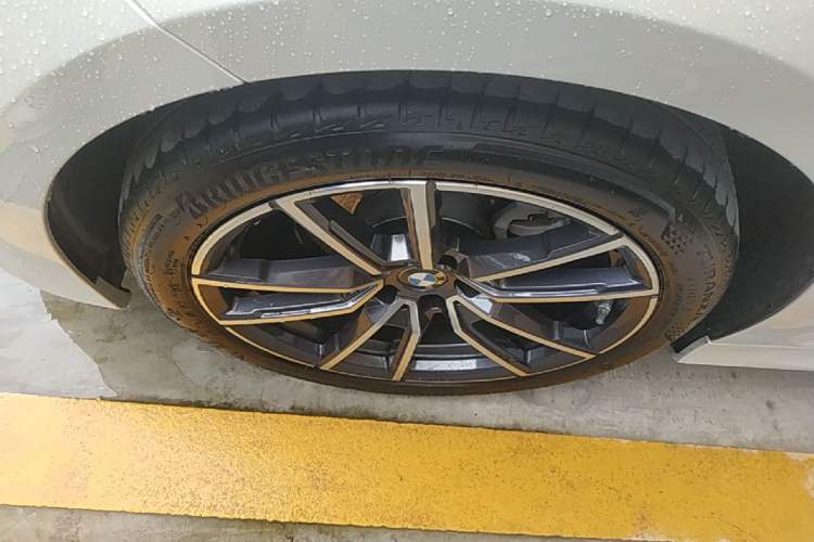 Used BMW 3 Series 2022 320Li M Sport Package Left Front Wheel Hub