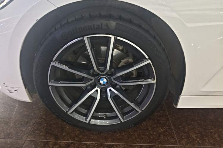 Used BMW 3 Series 2022 325Li M Sport Package Left Front Wheel Hub