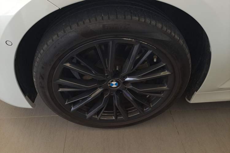 Used BMW 3 Series 2022 Restyled 325Li M Sport Night Edition Package Left Front Wheel Hub