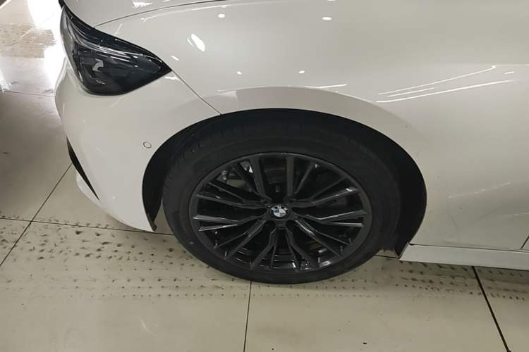 Used BMW 3 Series 2022 330i M Sport Night Edition Left Front Wheel Hub