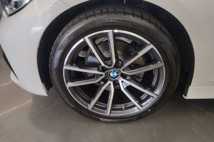 Used BMW 3 Series 2022 320Li M Sport Package Left Front Wheel Hub