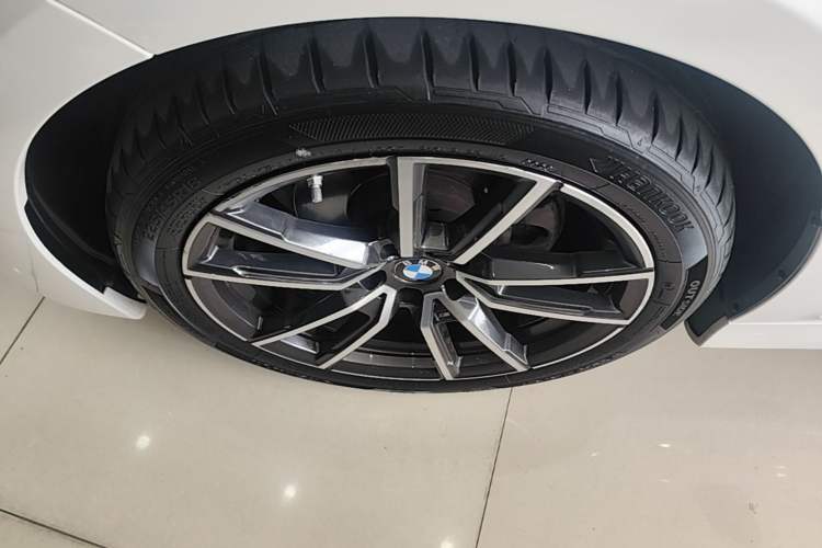 Used BMW 3 Series 2022 Updated 325Li M Sport Package Left Front Wheel Hub