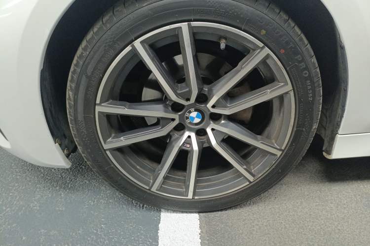 Used BMW 3 Series 2022 320Li M Sport Package Left Front Wheel Hub