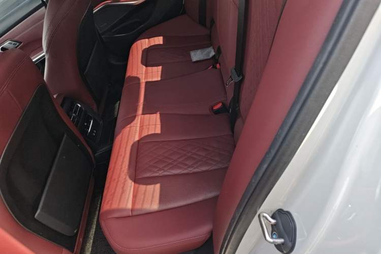 Used BMW 3 Series 2022 325i M Sport Night Edition Package Left Rear Seat