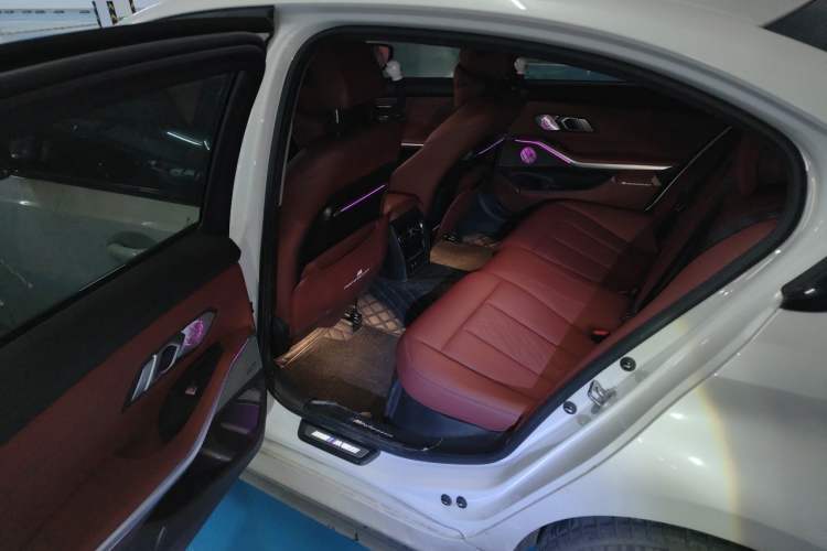 Used BMW 3 Series 2022 325Li M Sport Night Edition Package Left Rear Seat