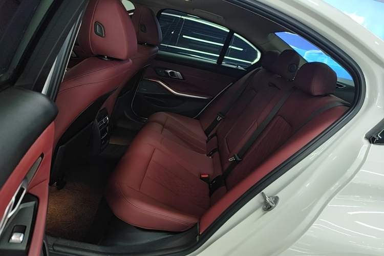 Used BMW 3 Series 2022 325i M Sport Night Edition Package Left Rear Seat