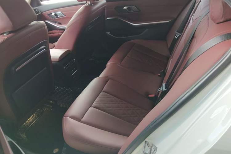 Used BMW 3 Series 2022 320Li M Sport Package Left Rear Seat