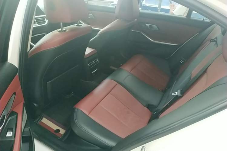 Used BMW 3 Series 2022 325i M Sport Night Edition Package Left Rear Seat