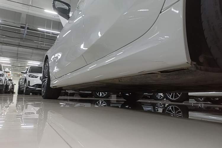 Used BMW 3 Series 2022 325Li M Sport Package Left Side Sill