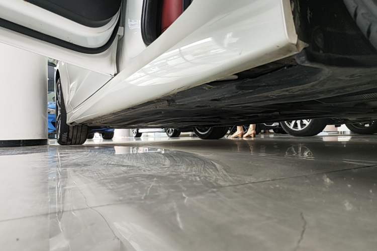 Used BMW 3 Series 2022 325Li M Sport Package Left Side Sill