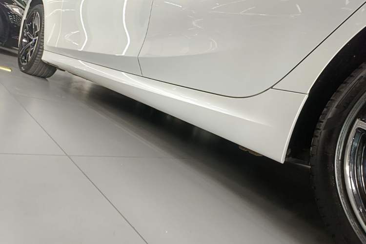 Used BMW 3 Series 2022 325i M Sport Package Left Side Sill