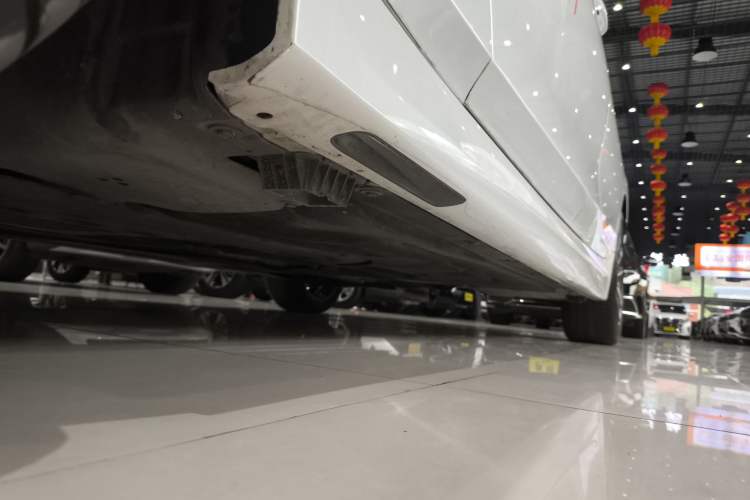 Used BMW 3 Series 2022 Updated 325Li M Sport Package Left Side Sill