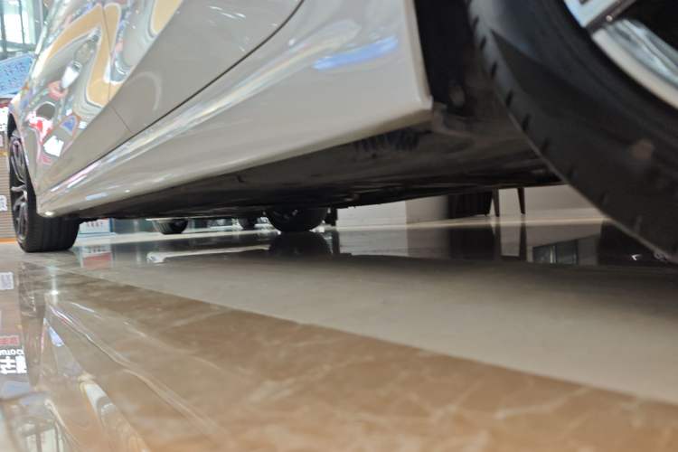 Used BMW 3 Series 2022 Updated 325Li M Sport Package Left Side Sill