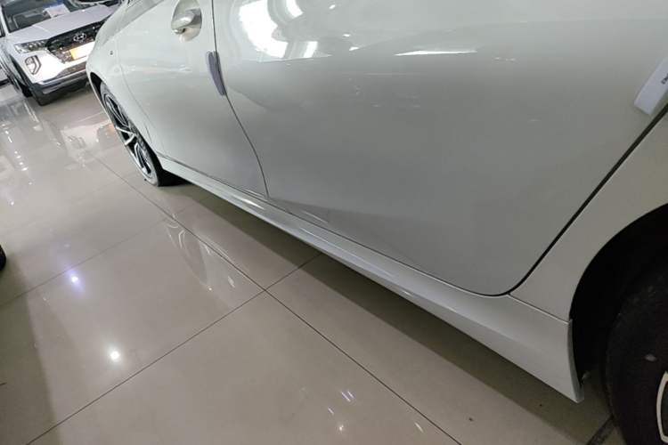 Used BMW 3 Series 2022 Restyled 320Li M Sport Package Left Side Sill