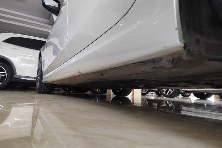 Used BMW 3 Series 2022 325Li M Sport Package Left Side Sill