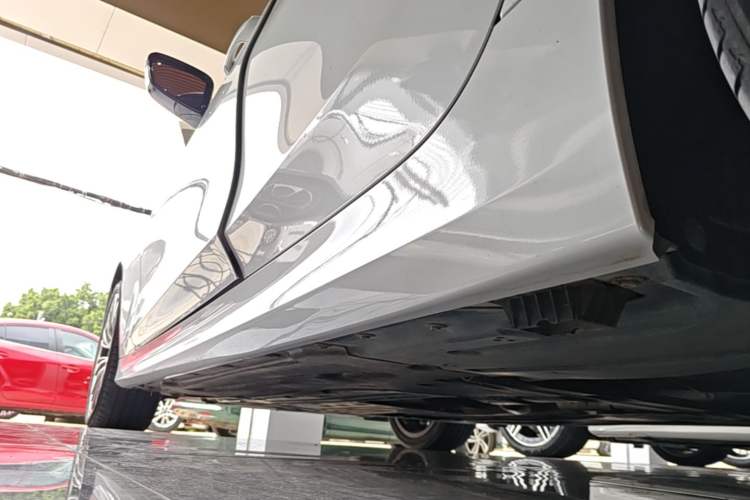 Used BMW 3 Series 2022 320i Sport Package Left Side Sill