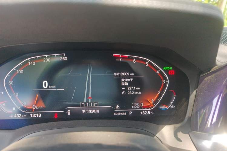 Used BMW 3 Series 2022 Updated 325i M Sport Package Odometer Close Up