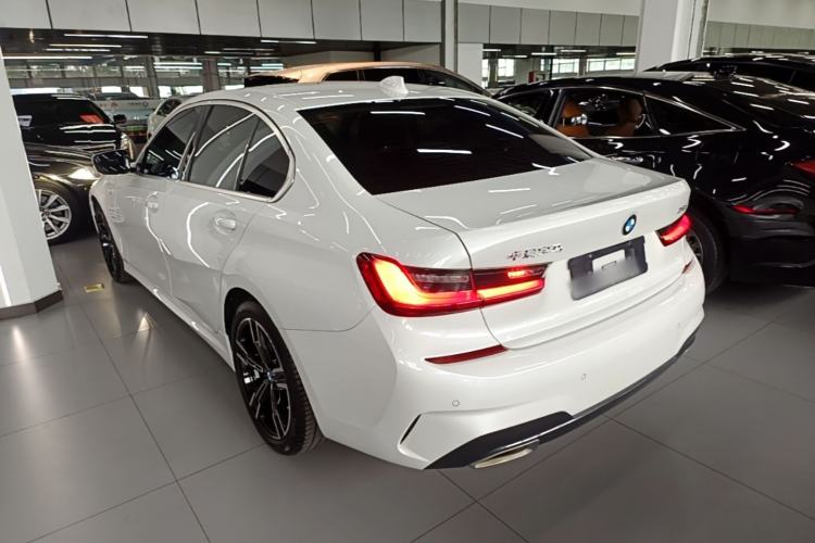 Used BMW 3 Series 2022 325i M Sport Package Rear Left 45 Deg