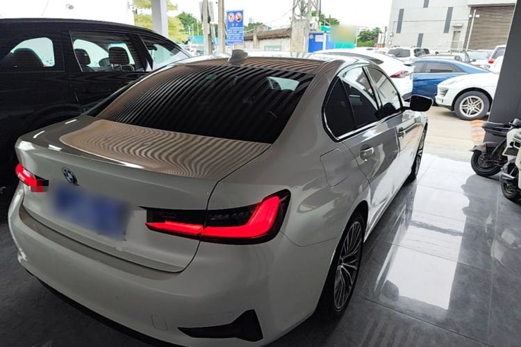 Used BMW 3 Series 2022 320i Sport Package Rear Right 45 Deg