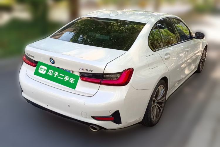 Used BMW 3 Series 2022 320i Sport Package Rear Right 45 Deg