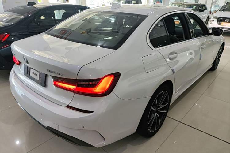 Used BMW 3 Series 2022 Restyled 320Li M Sport Package Rear Right 45 Deg
