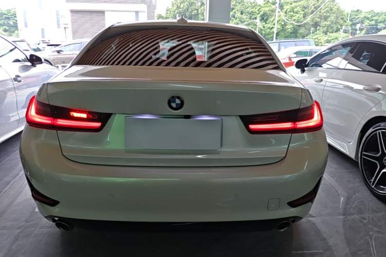 Used BMW 3 Series 2022 320i Sport Package Rear