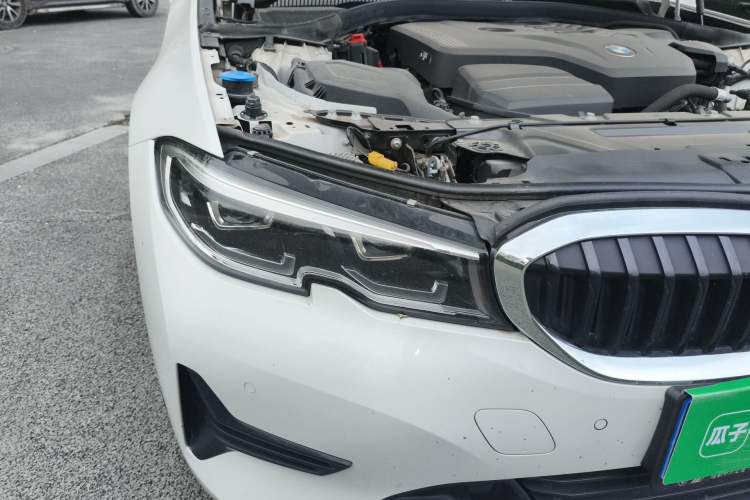 Used BMW 3 Series 2022 320i Sport Package Right Front Headlight