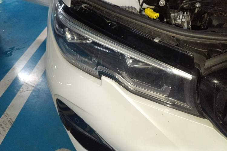 Used BMW 3 Series 2022 Restyled 325Li M Sport Night Edition Package Right Front Headlight