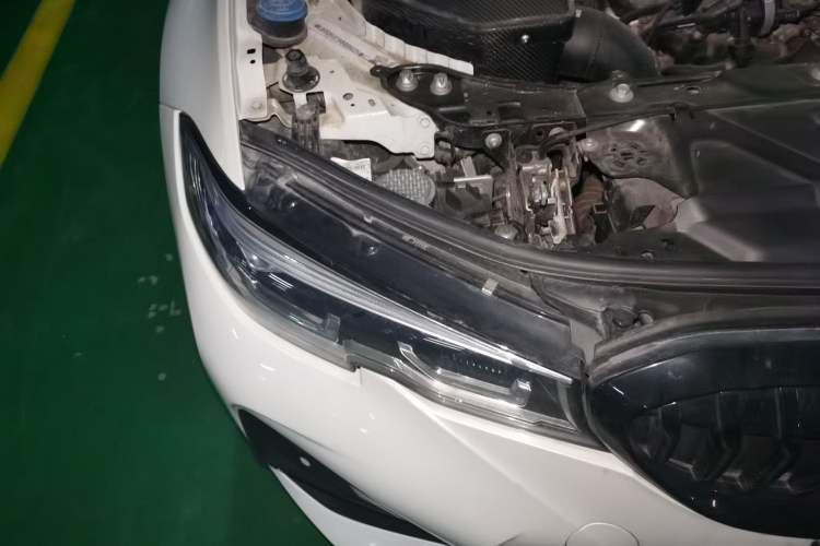 Used BMW 3 Series 2022 325i M Sport Package Right Front Headlight