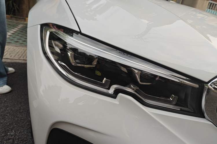 Used BMW 3 Series 2022 Updated 325Li M Sport Package Right Front Headlight