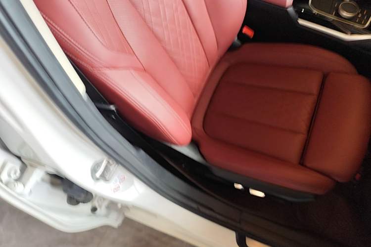 Used BMW 3 Series 2022 320i Sport Package Right Front Seat